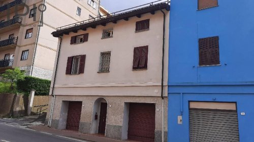Terraced house in Altare