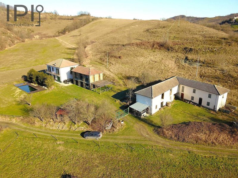 Casa di campagna a Spigno Monferrato