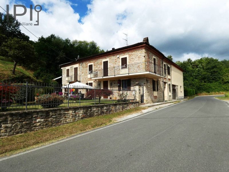 Casa independente em Montabone