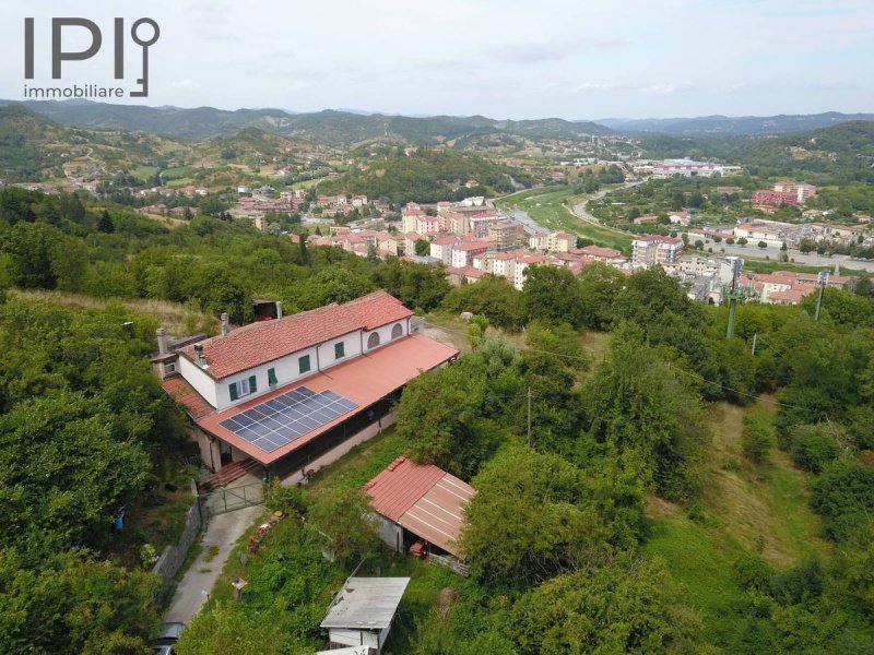 Villa a Cairo Montenotte