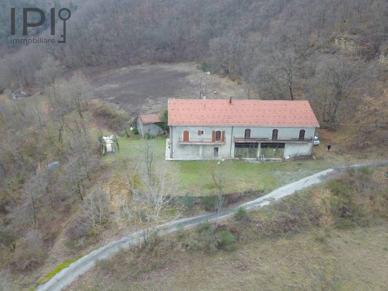 Casa de campo em Cartosio