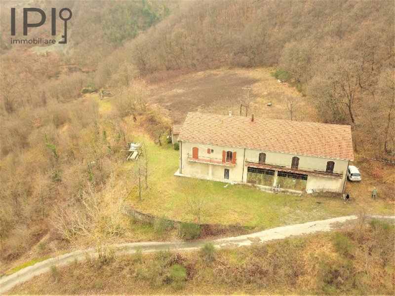 Casa de campo em Cartosio