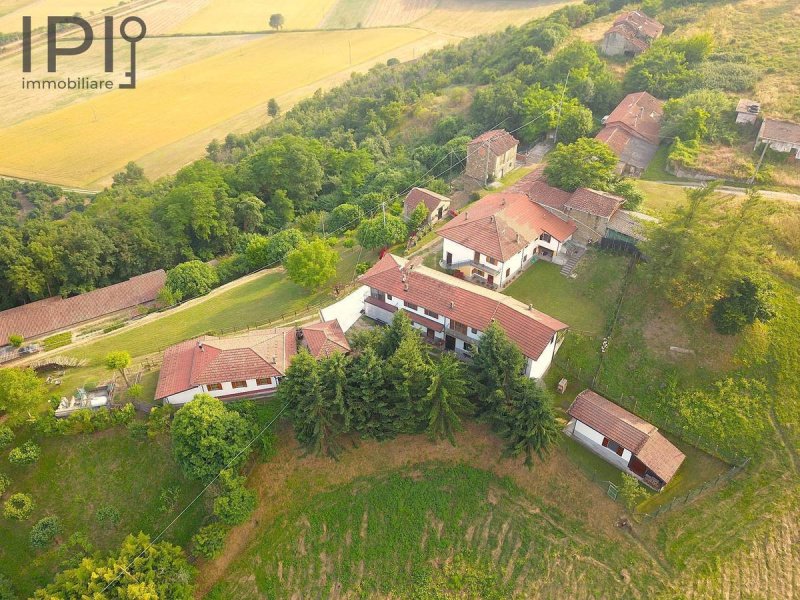 Maison de campagne à Spigno Monferrato