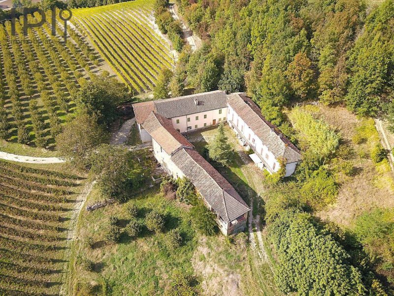 Country house in Bubbio