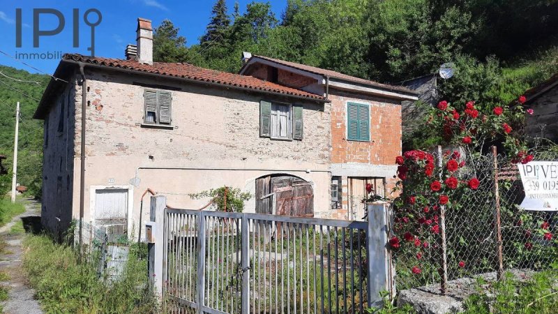 Country house in Cairo Montenotte