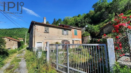 Country house in Cairo Montenotte