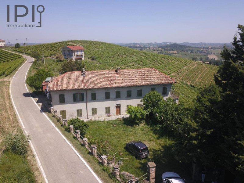 Villa i Canelli