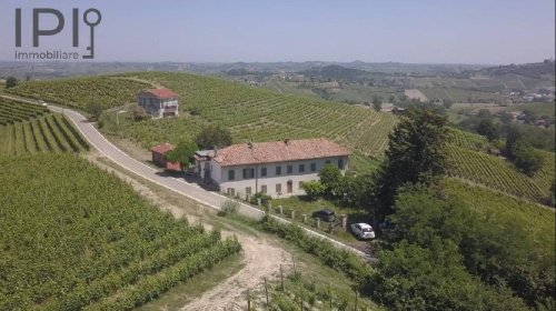 Villa i Canelli