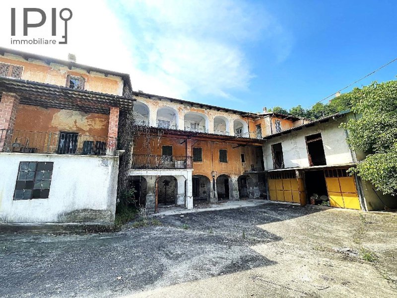 Reihenhaus in Vesime