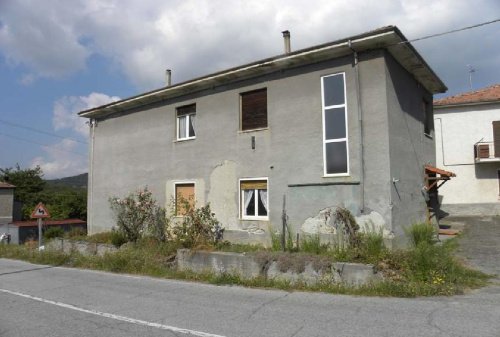 Vrijstaande woning in Piana Crixia
