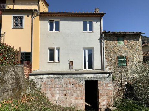 Doppelhaushälfte in Borgo a Mozzano