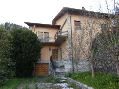 Detached house in Molazzana