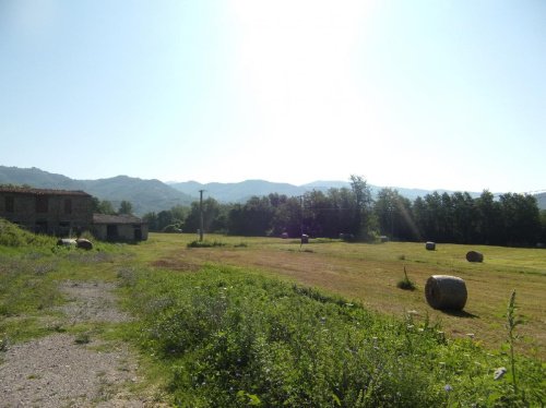 Сельскохозяйственный участок в Кастильоне-ди-Гарфаньяна