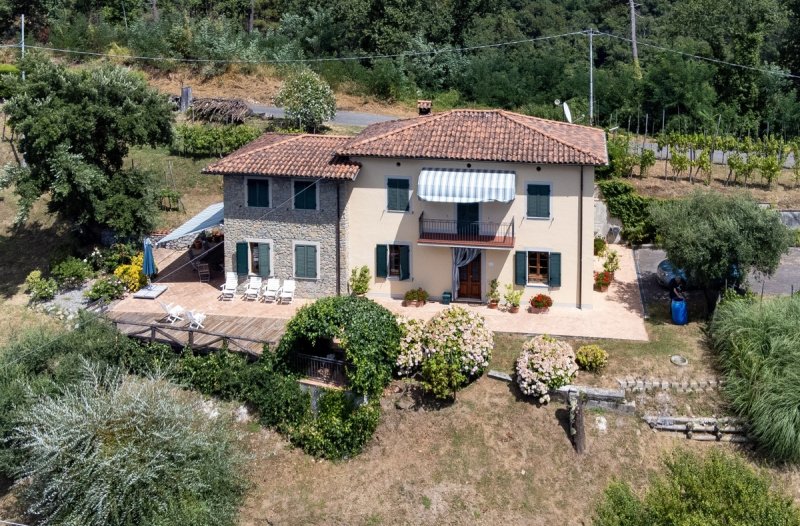 Country house in Barga