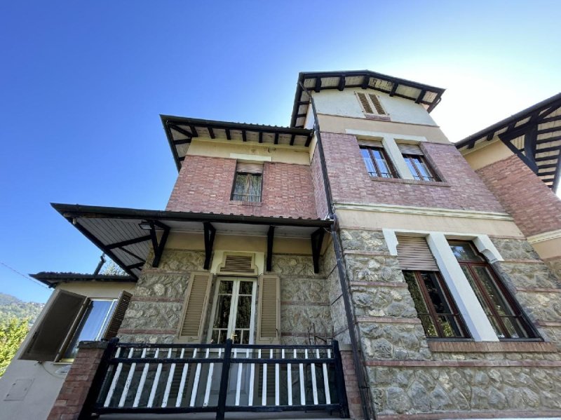 Villa in Barga