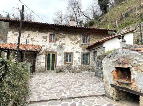 Country house in Castiglione di Garfagnana