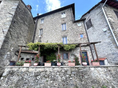 Maison jumelée à Barga