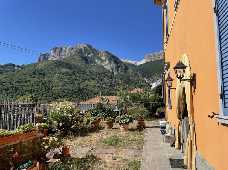 Villa in Minucciano