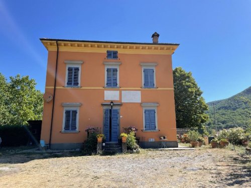 Villa in Minucciano