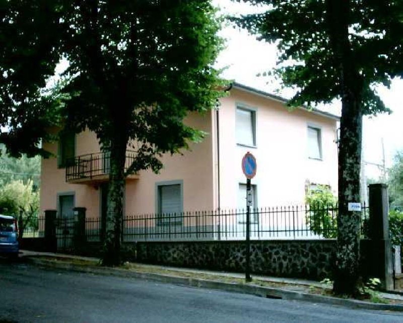 Villa a Barga