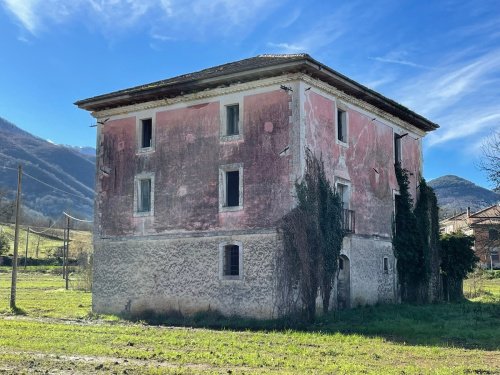 Klein huisje op het platteland in Casalattico