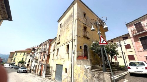 Hus från källare till tak i Gallinaro