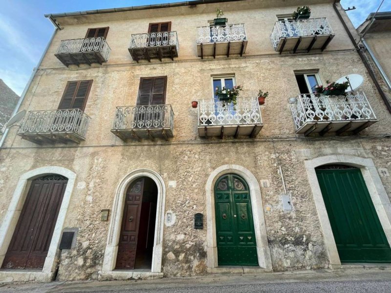 Historisch appartement in Alvito