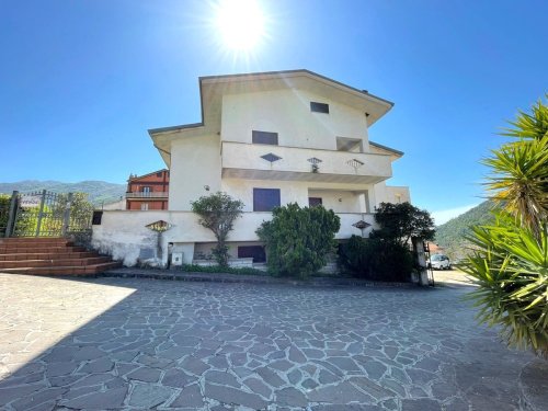 Villa i Colle San Magno