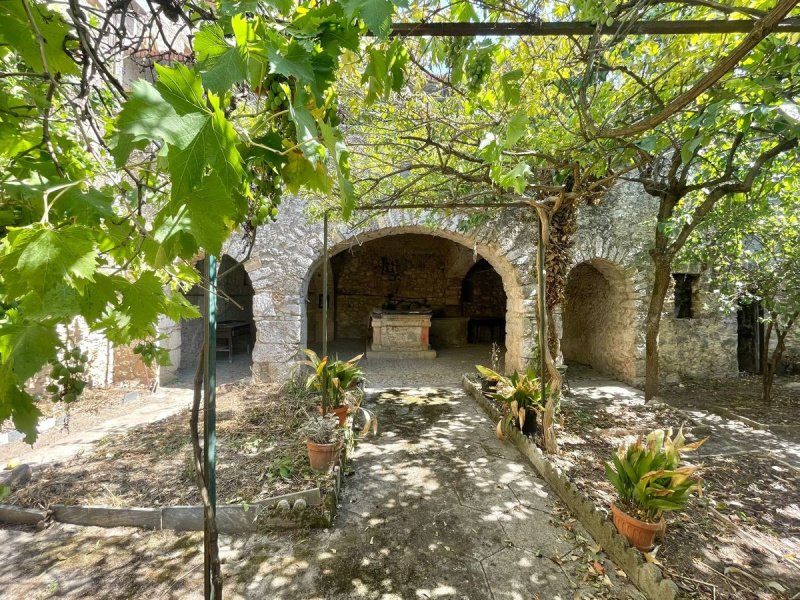 Casa histórica em Boville Ernica