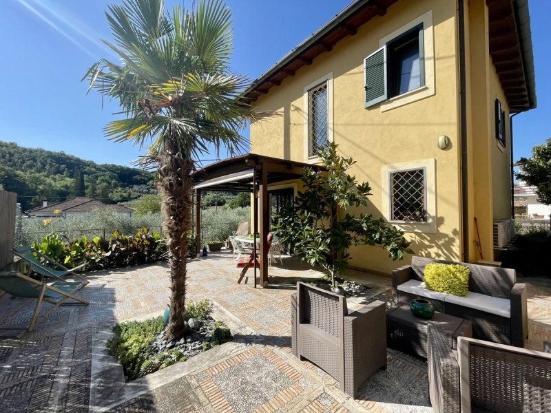 Casa geminada em Arpino