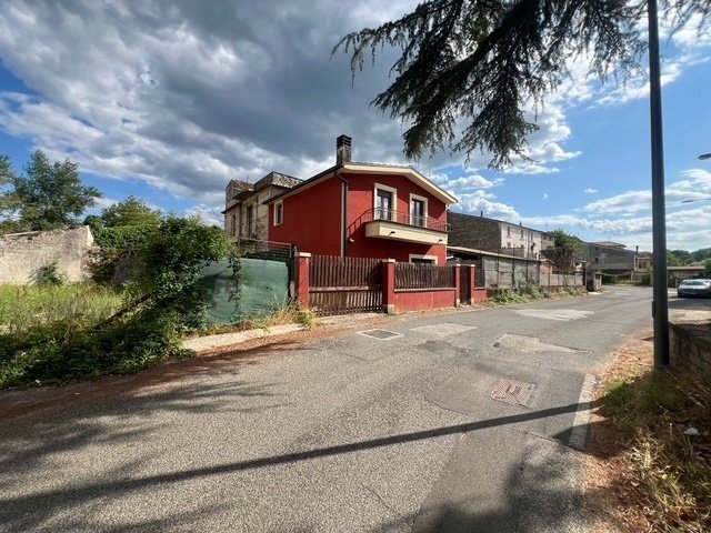 Top-to-bottom house in Posta Fibreno
