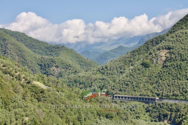 Casa histórica en Montalto Carpasio