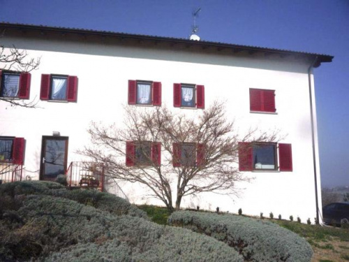 Huis op het platteland in Montù Beccaria