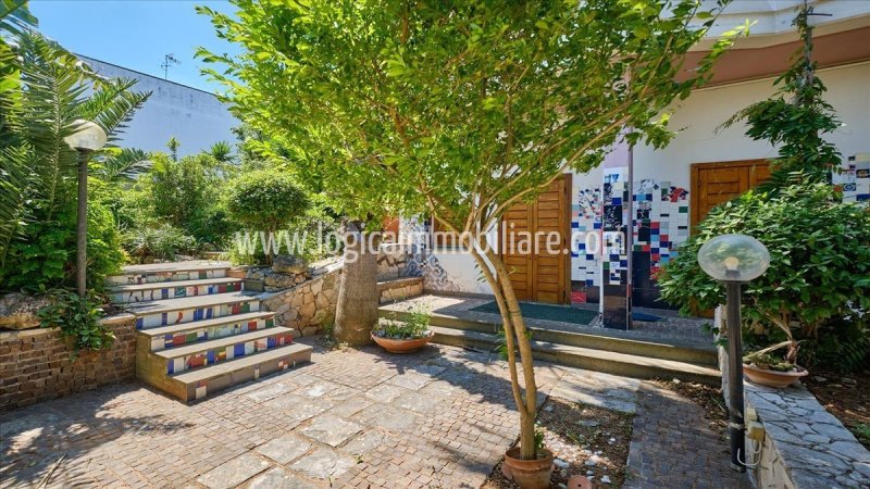 Moradia em San Donato di Lecce