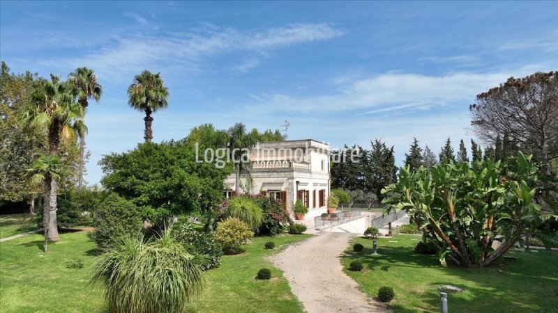 Вилла в Лекуйле