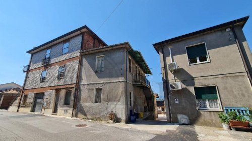 Особняк из двух квартир в Монте-Сан-Джованни-Кампано