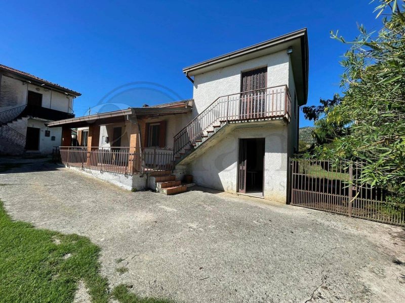 Detached house in Colfelice