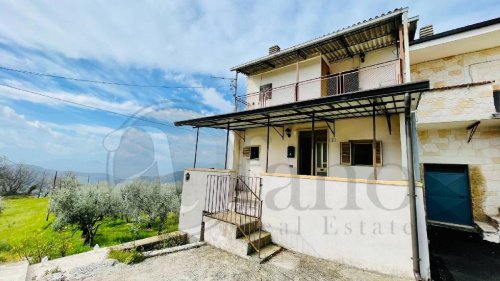 Detached house in Rocca d'Arce