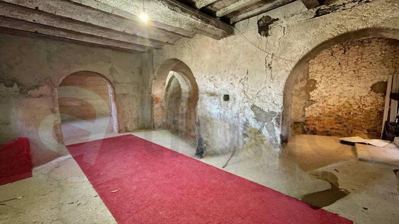 Commercial property in Arpino
