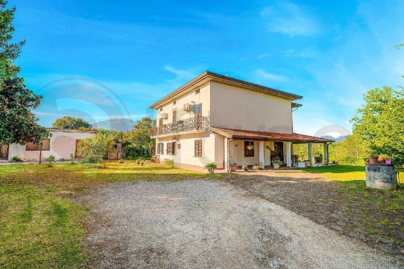 Farmhouse in Pignataro Interamna