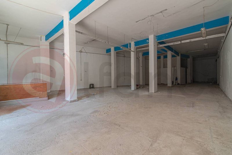 Inmueble comercial en Terracina