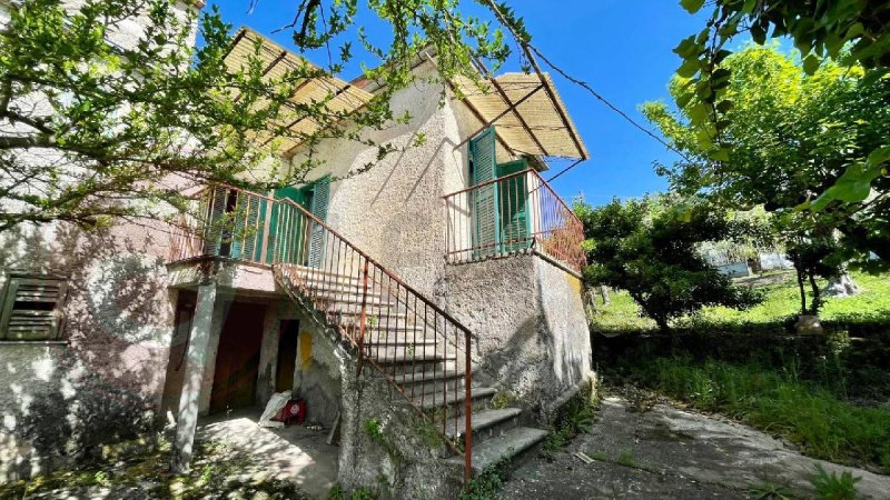 Semi-detached house in Colfelice