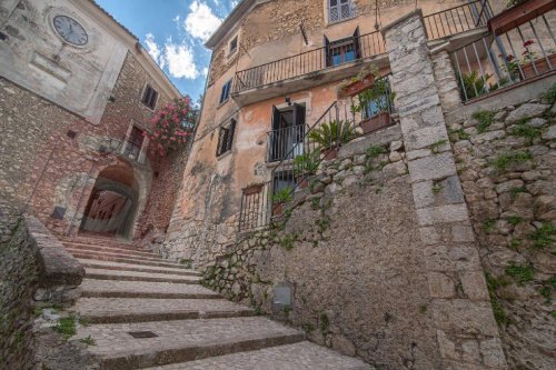 Palazzo a San Donato Val di Comino