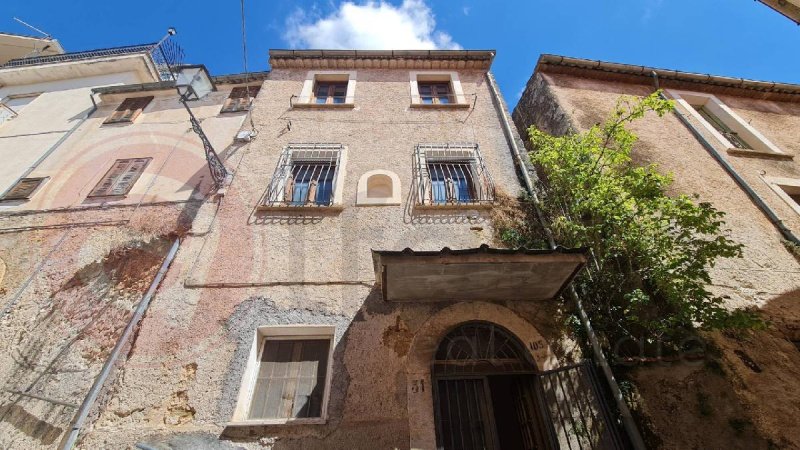 Edificio en Alvito