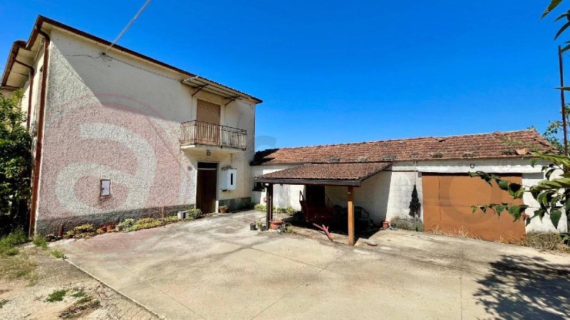 Half-vrijstaande woning in Castrocielo