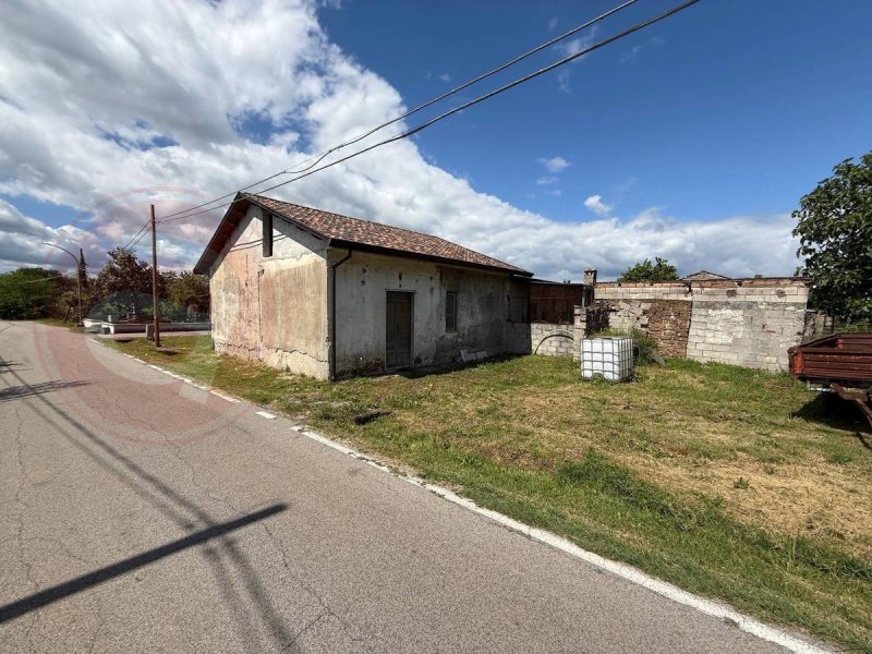 罗卡塞卡半独立房屋