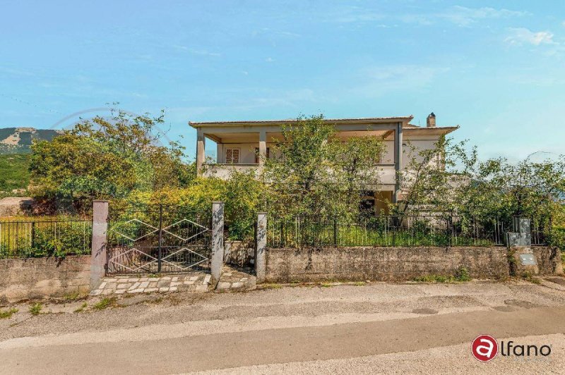 Casa independiente en Campoli Appennino