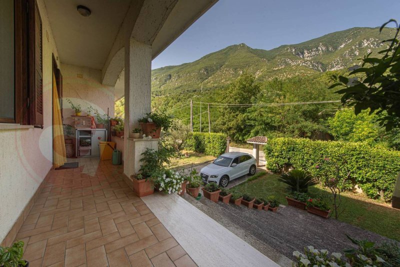 Casa semi indipendente a Balsorano