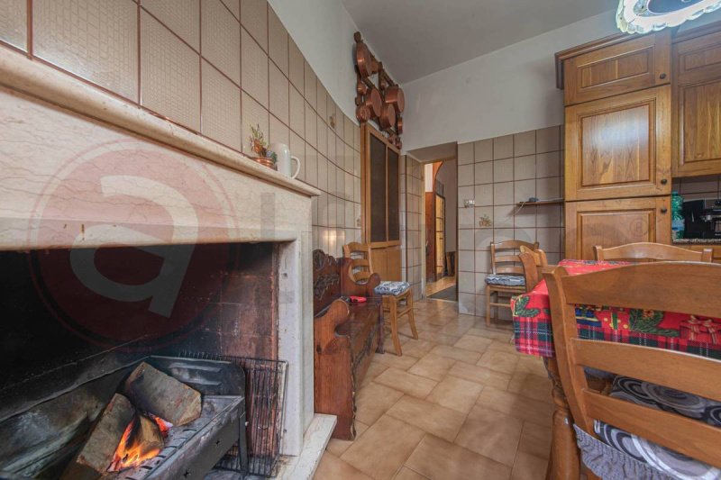 Особняк из двух квартир в Рокка-д'Арче