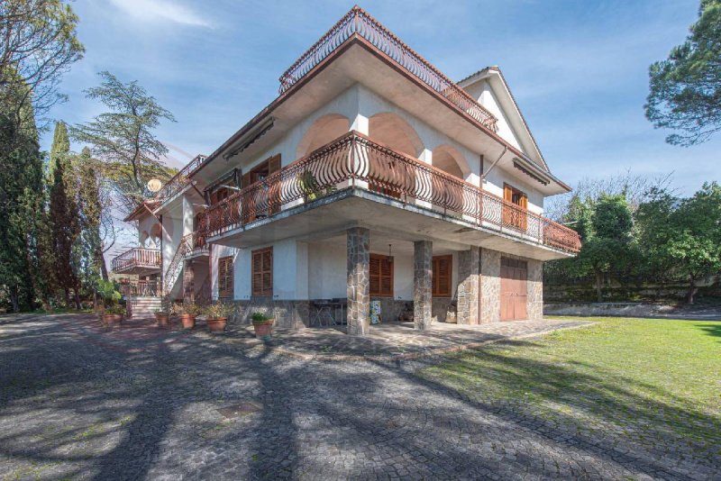 7 Bedrooms Villa for sale in Cassino [808954] | Gate-away®